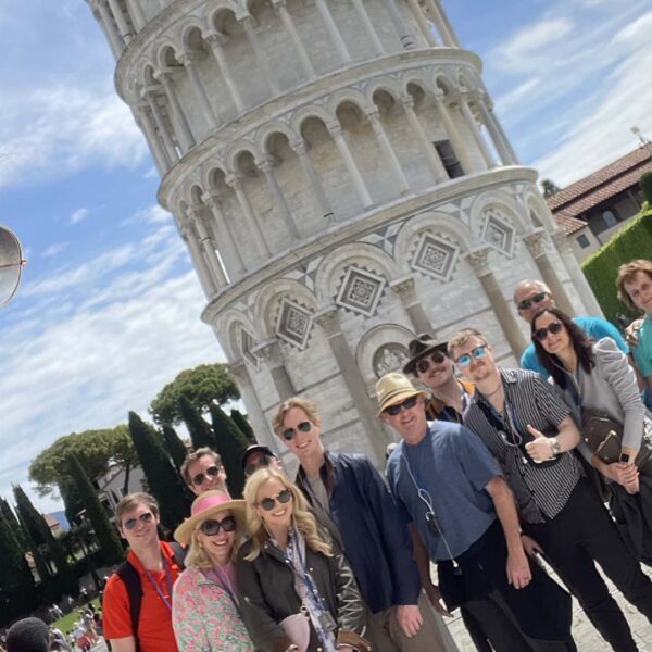 Pisa cathedral guided tour - Andrea with guest by the Leaning Tower