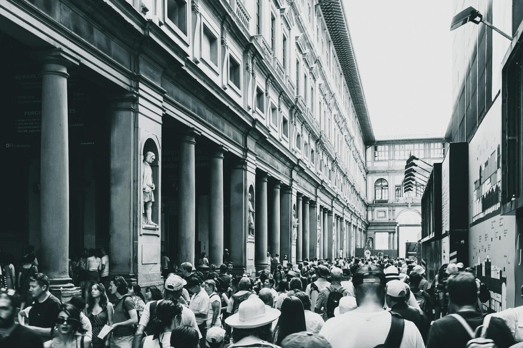 Crowds in Florence historic center 