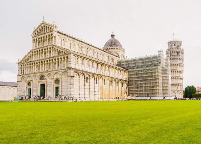 Piazza dei Miracoli in Pisa during a one day in Pisa itinerary